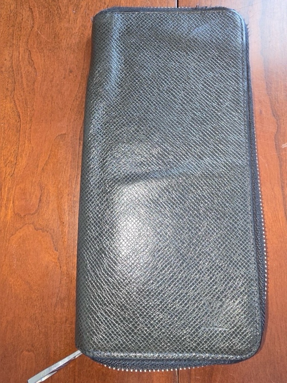 Authentic Louis Vuitton Taïga Leather Wallet, Slim Full Zip, Fair  Condition